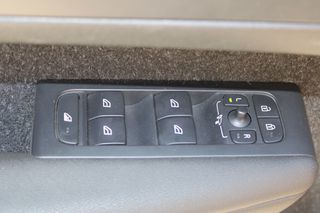 Volvo XC40 2020 ΜOMENTUM GEARTRONIC D3 2.0cc 150ps *ΓΡΑΜΜΑΤΙΑ*-thumb-33