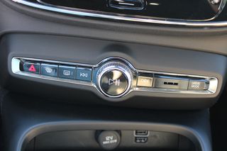 Volvo XC40 2020 ΜOMENTUM GEARTRONIC D3 2.0cc 150ps *ΓΡΑΜΜΑΤΙΑ*-thumb-35