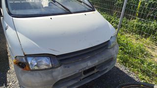 Toyota 2001 ΓΙΑ ΑΝΤΑΛΛΑΚΤΙΚΆ ΚΟΜΜΆΤΙ ΚΟΜΜΆΤΙ