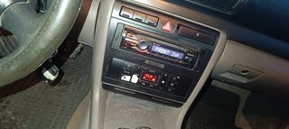 Audi A4 2001-thumb-4