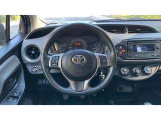 Toyota Yaris 2018 LIVE-thumb-9