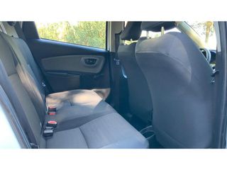 Toyota Yaris 2018 LIVE-thumb-12