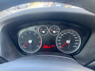 Ford Focus 2007-thumb-4