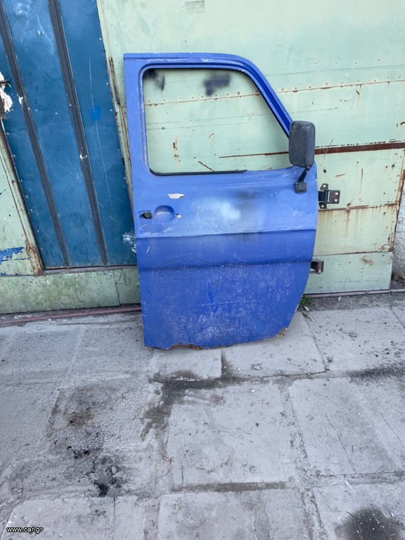 Πορτα δεξιά