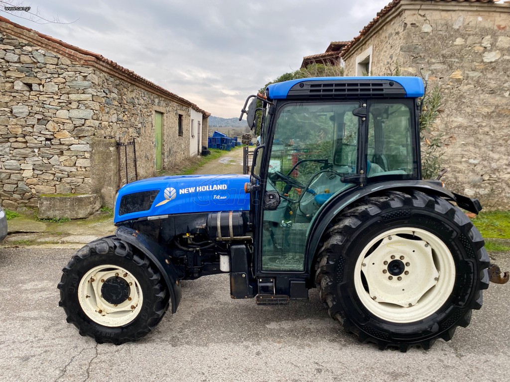 Τρακτέρ New Holland 2015 T4.95f