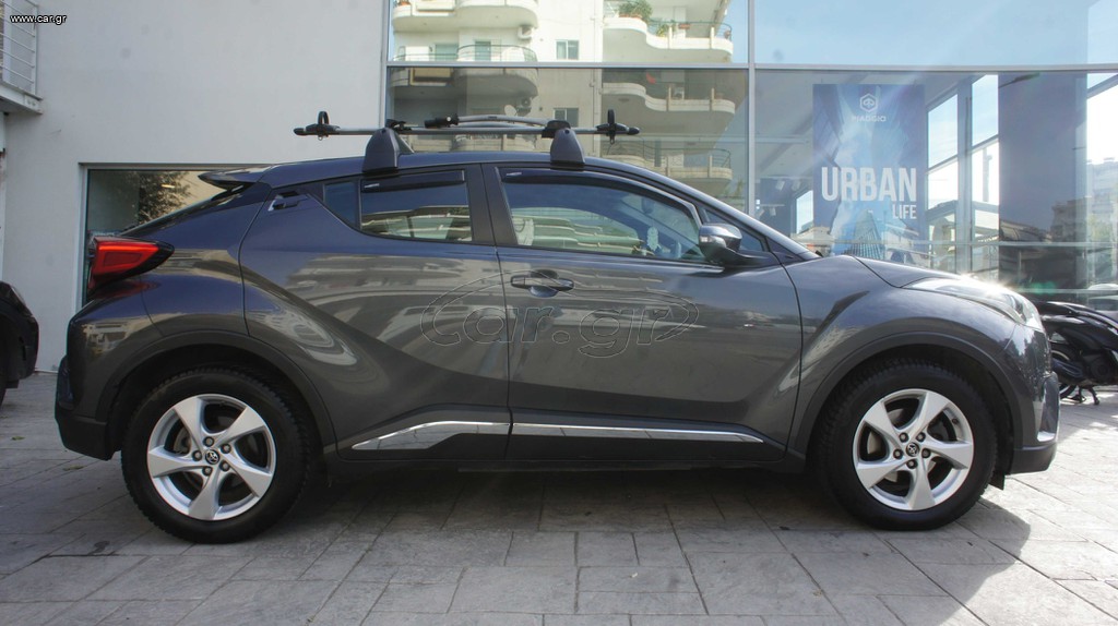 Toyota C-HR '17 TOYOTA C-HR AWD/AUTO/NAVI