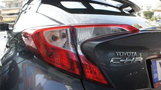 Toyota C-HR 2017 TOYOTA C-HR AWD/AUTO/NAVI-thumb-3