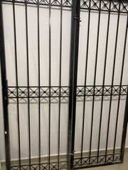 Μεταλλική καγκελόπορτα ασφαλείας