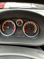Opel Corsa 2012-thumb-13
