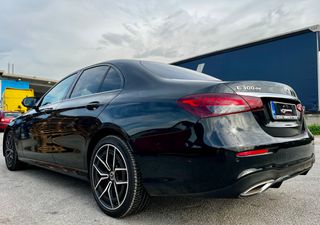 Mercedes-Benz E 300 2020 de AMG Line plug in Hybrid Diesel - KDP Garage-thumb-6