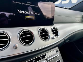 Mercedes-Benz E 300 2020 de AMG Line plug in Hybrid Diesel - KDP Garage-thumb-57