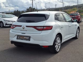 Renault Megane 2016-thumb-3