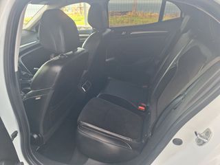 Renault Megane 2016-thumb-9
