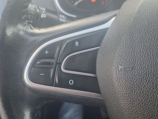 Renault Megane 2016-thumb-16
