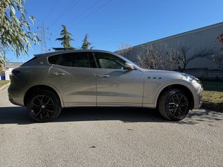 Maserati Levante 2018 Grandsport Panorama 330 PS-thumb-5