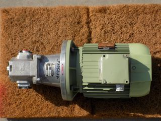 ΥΔΡΑΥΛΙΚΗ ΑΝΤΛΙΑ ΜΕ ΗΛΕΚΤΡΟΚΙΝΗΤΗΤΡΑ