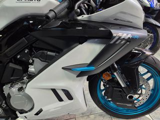 CFmoto 675 SR-R 2026-thumb-16