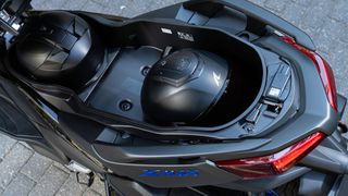 Yamaha XMAX 300 2026 ΑΠΟ 6850--> 6.490 +ΕΤΟΙΜΟΠΑΡΑΔΟΤΑ! + ΔΩΡΟΕΠΙΤΑΓΗ  500€-thumb-7