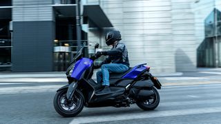 Yamaha XMAX 300 2026 ΑΠΟ 6850--> 6.490 +ΕΤΟΙΜΟΠΑΡΑΔΟΤΑ! + ΔΩΡΟΕΠΙΤΑΓΗ  500€-thumb-11