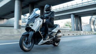 Yamaha XMAX 300 Tech Max+ EU5+ 2026 ΔΩΡΟΕΠΙΤΑΓΗ 500€ ΕΤΟΙΜΟΠΑΡΑΔΟΤΑ-thumb-2