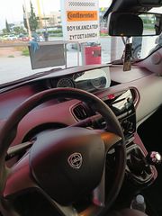 Lancia Ypsilon 2013
