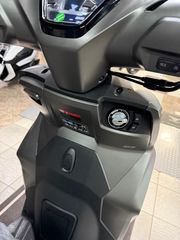 Voge SR16 125 2026 E5+-thumb-8