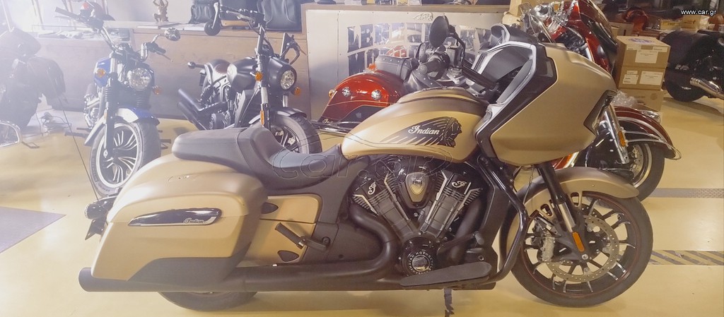 Indian 2020 Challenger Dark Horse