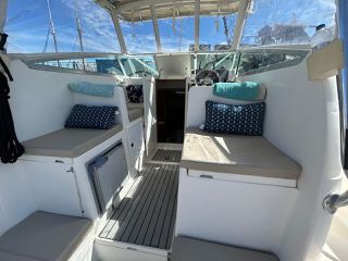 Gulf Craft 2001 31 Walk Around-thumb-8