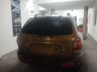 Hyundai Santa Fe 2004 V6-thumb-10