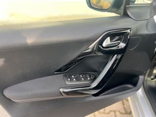 Peugeot 208 2017 1.2 PURETECH 82 ACTIVE-thumb-17