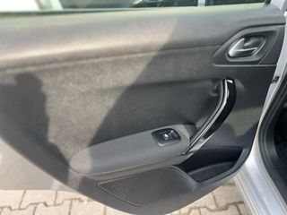 Peugeot 208 2017 1.2 PURETECH 82 ACTIVE-thumb-18