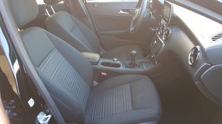 Mercedes-Benz A 180 2017-thumb-12