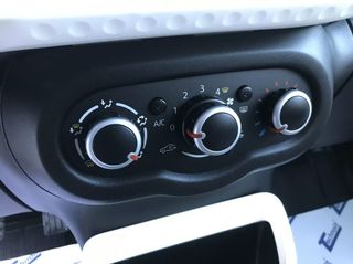 Renault Twingo 2017-thumb-18