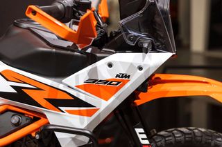 KTM 390 ADVENTURE R 2026 390 ADVENTURE R NEA TIMH 6290 ΔΩΡΟ QUICK SHIFTER-thumb-2