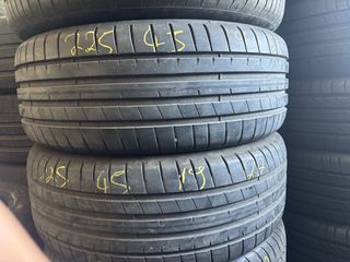 2 ELASTIKA DUNLOP 225/45-19 DOT2022
