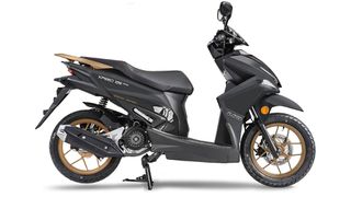 UM 2025 XPEED125RX ΧΡΩΜΑ MAD BLACK ΕΤΟΙΜΟΠΑΡΑΔΟΤΟ ΚΑΙ ΔΩΡΑ