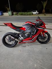 Honda CBR 1000RR 2018 OHLINS BREMBO AKRAPOVIC SC PROJECT AND CARBON COVERS-thumb-6