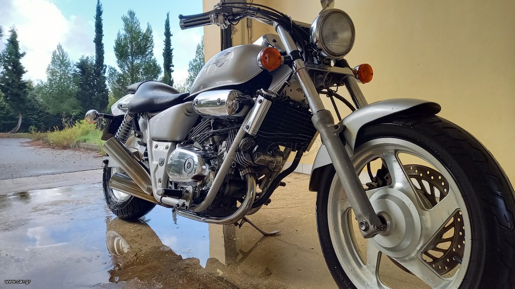 Honda Magna 1998 V-Twin