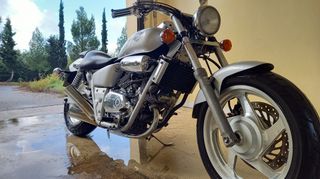 Honda Magna 1998 V-Twin