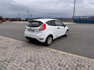 Ford Fiesta 2017-thumb-4