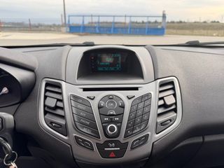 Ford Fiesta 2017-thumb-17