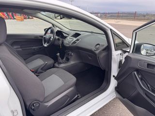 Ford Fiesta 2017-thumb-11