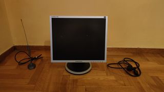 Οθόνη Μόνιτορ 20 ιντσών 60 Hz Samsung με ρυθμιζόμενο ύψος και κεραία σήματος Thomson