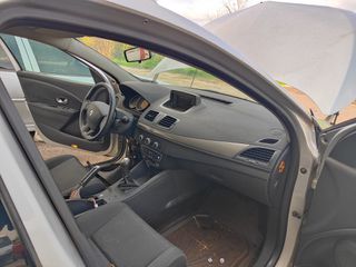 Renault Megane 2013 DCI 110 FAP BOSE EDITION-thumb-1