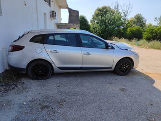 Renault Megane 2013 DCI 110 FAP BOSE EDITION-thumb-2