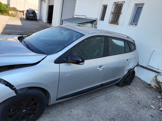 Renault Megane 2013 DCI 110 FAP BOSE EDITION-thumb-8