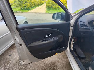 Renault Megane 2013 DCI 110 FAP BOSE EDITION-thumb-9