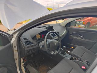 Renault Megane 2013 DCI 110 FAP BOSE EDITION-thumb-10