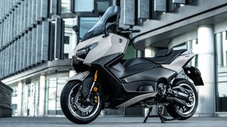 Yamaha TMAX 560 Tech Max 2026 ΑΜΕΣΑ ΔΙΑΘΕΣΙΜΟ ΜΕ ΠΛΟΥΣΙΑ ΔΩΡΑ-thumb-15