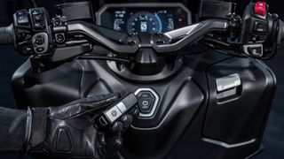 Yamaha TMAX 560 Tech Max 2026 ΑΜΕΣΑ ΔΙΑΘΕΣΙΜΟ ΜΕ ΠΛΟΥΣΙΑ ΔΩΡΑ-thumb-17